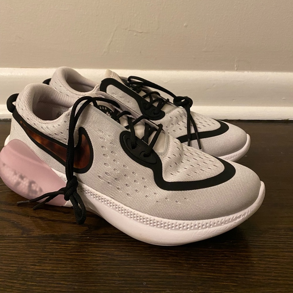 NEW Tortoise Shell/Grey/Black Nike Dual Run Sneakers